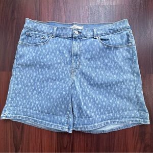 Levi Shorts Size 33 Women’s Classic Blue Denim Spotted Stretch Jeans Chino